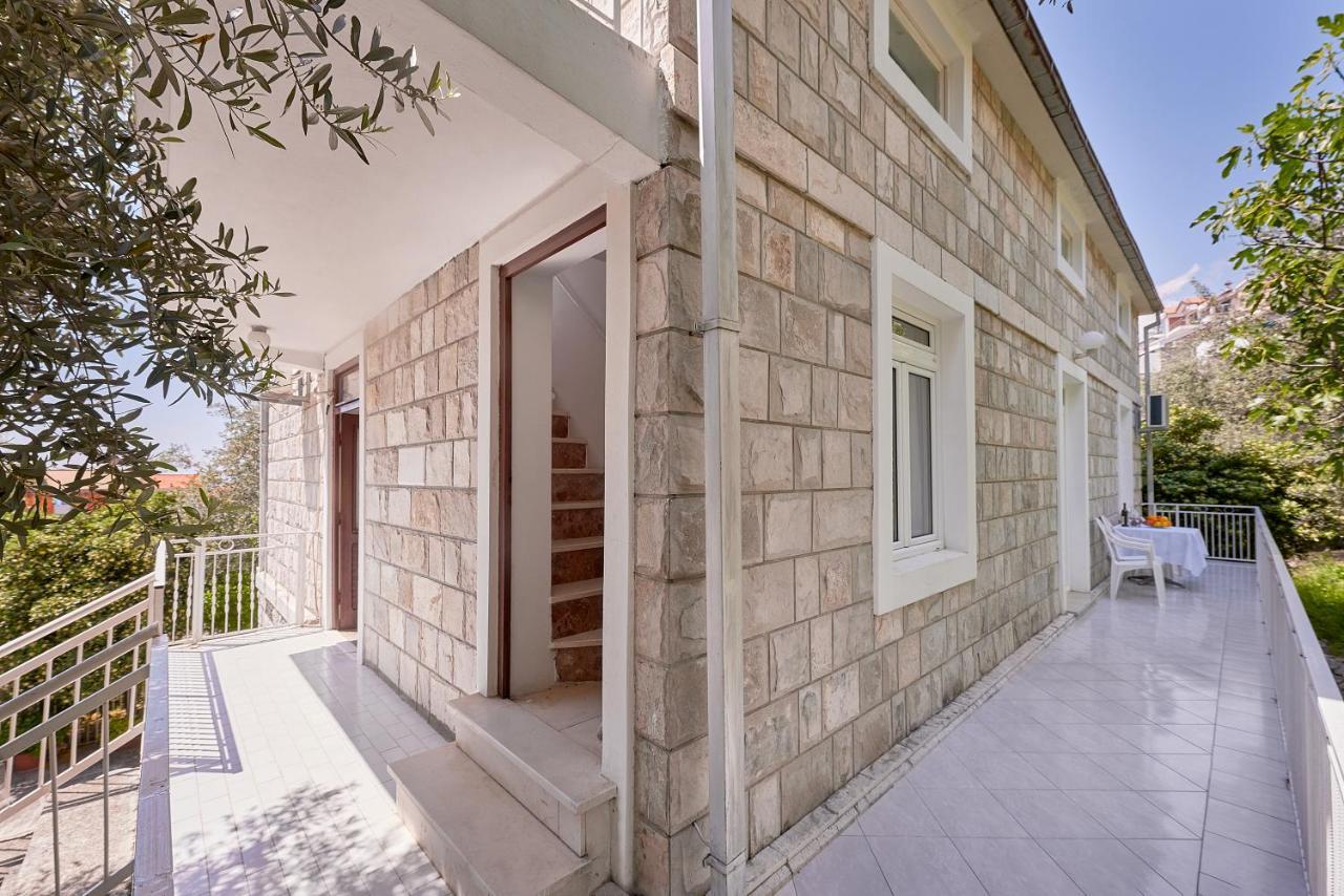 Apartmani Kuca U Maslinama Sveti Stefan Ngoại thất bức ảnh