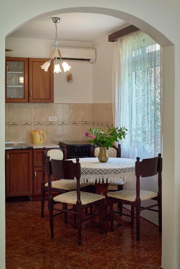 Apartmani Kuca U Maslinama Sveti Stefan Ngoại thất bức ảnh